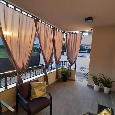 Udoban Kutak Blizu Centra Mala Punta تروغير